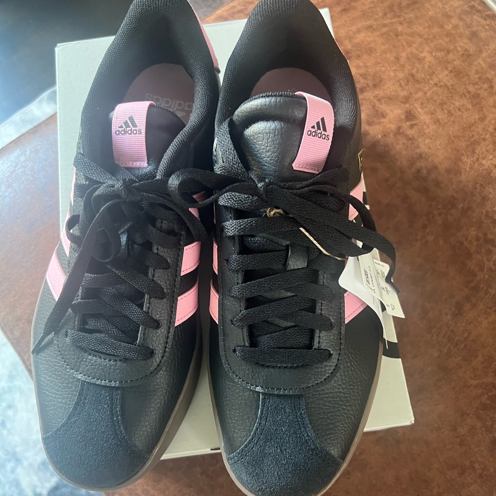 Women’s VL court 3.0 Black Pink Gum Sneakers